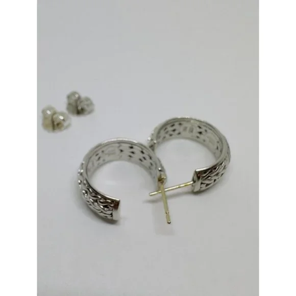 John Hardy $1350Diamond Carved Chain Pave Medium Hoop Earrings 18kt Post .50CT